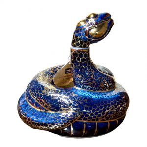 Rượu Linh Vật Rắn Sứ VIP – Tỵ Vàng Doha